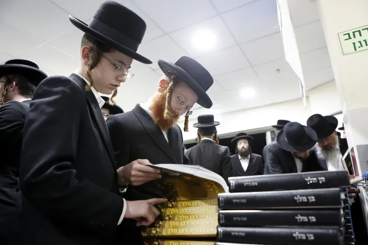 יארצייט ר' לייבל מינצברג צילום קובי הר צבי (4)