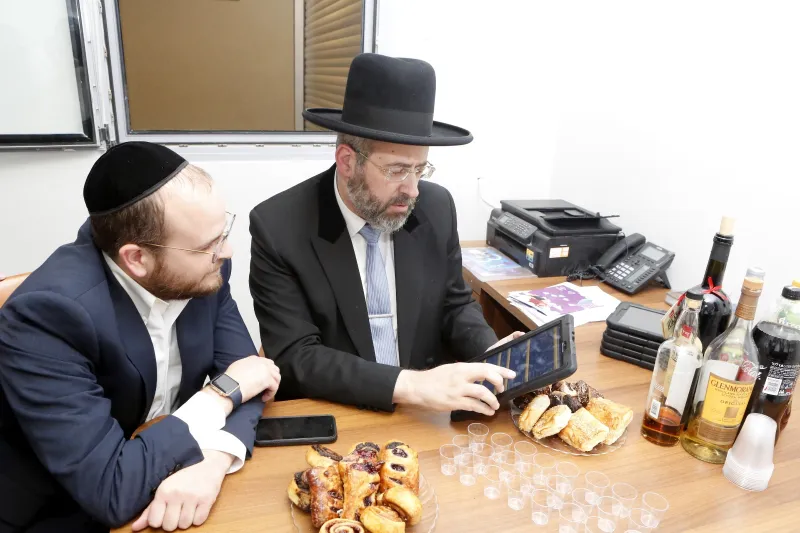 לב אחד טאבלטים 1
