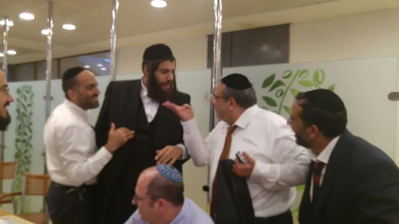 פרוש והאלעדים בכנסת