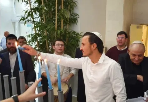 שניידר חנוכה תש''פ (9)