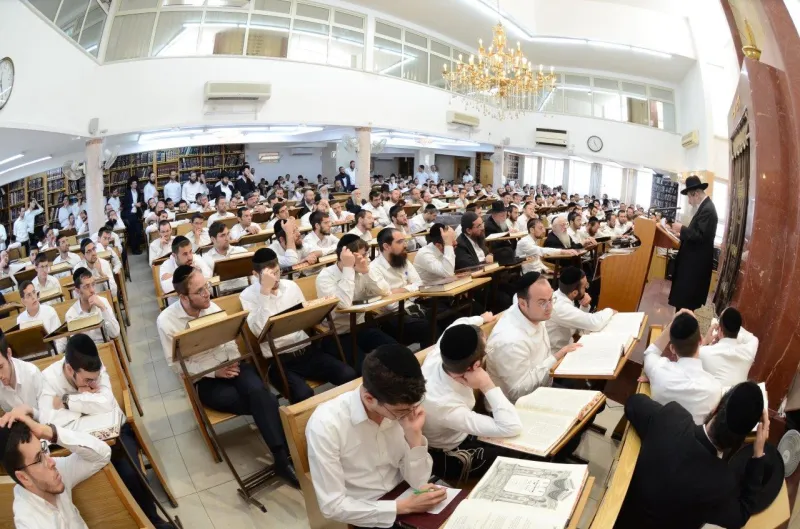 12הגר''ד לנדו בהיכל הכולל המרכזי נר ישראל