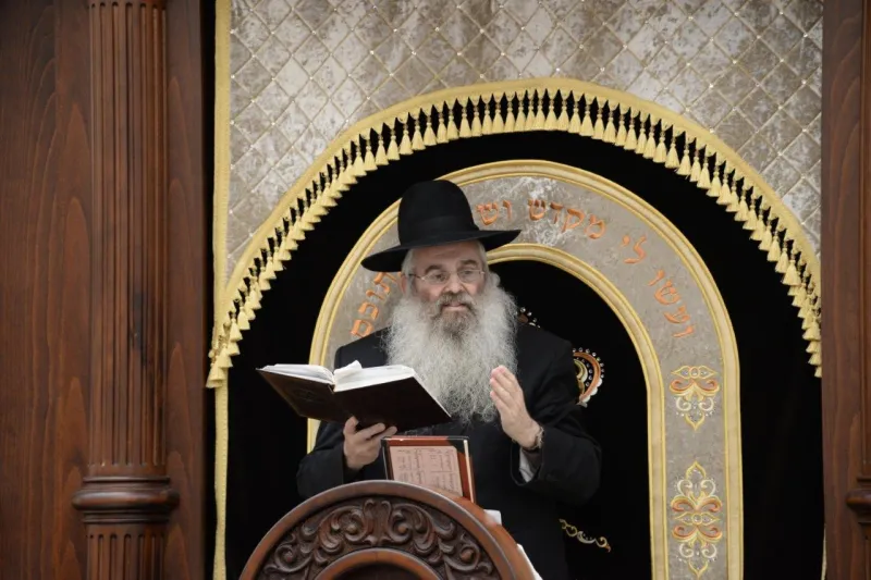 22הגרא''מ דוידוביץ רב ביהמ''ד דרכי דב בהספד