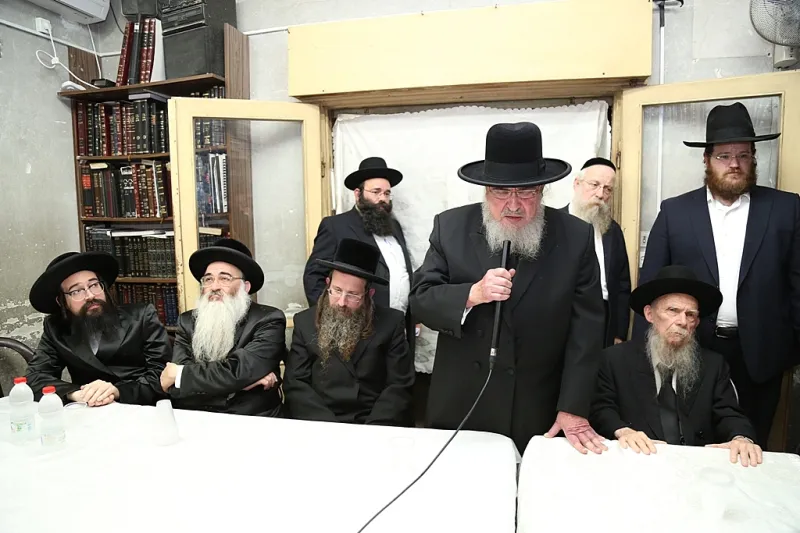 אזרחי הלברשטאם ארנסטר אלי קובין ועד הישיבות