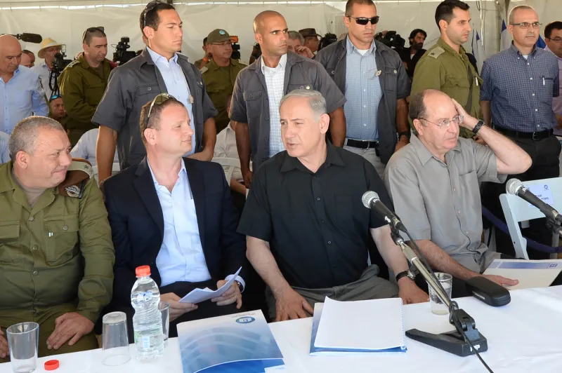 נתניהו אייזנקוט לוקר