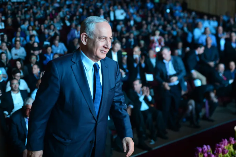 "שאלתי אותו 'בחומה במאה שערים כבר ביקרת?'"