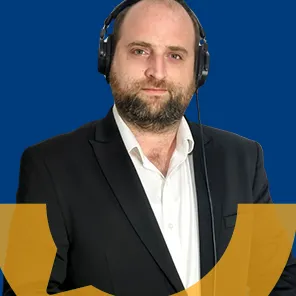 מנגן לכם את היום