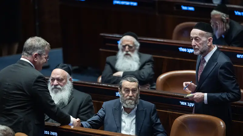 הליכוד המפלגה הגדולה בפער, בנט על חד ספרתי