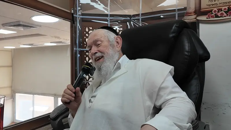 הדרכה לבחורים לבין הזמנים: "לא מלקקים גלידה בשוק"