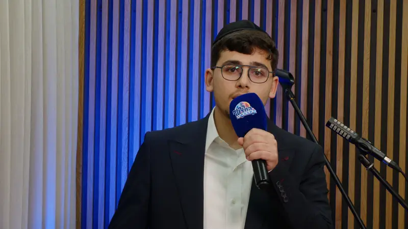 הקפיץ את המשאית: הביצוע הקצבי ללהיט של ישי ריבו