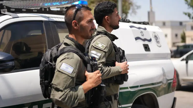 שני שב"חים הוסלקו בתא המטען לצד משפחה וילדים