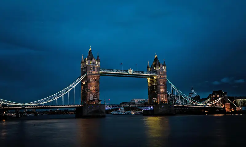 אזהרה חריגה מבריטניה: רוסיה מאיימת מתחת למים