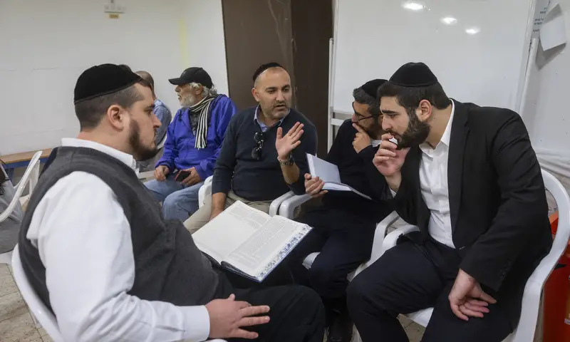 "אתה לא רשב"י": גם הצדיקים הכי גדולים יורדים למקלט