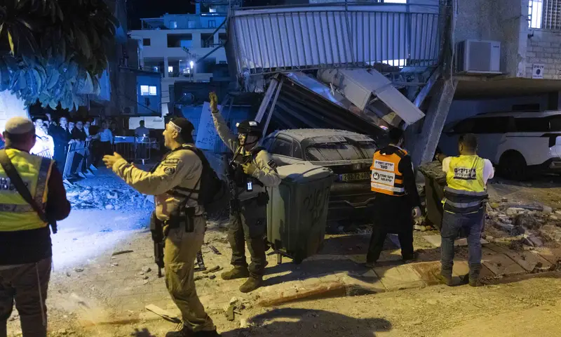 הטיל האיראני פגע במים; כך התמודדו התושבים