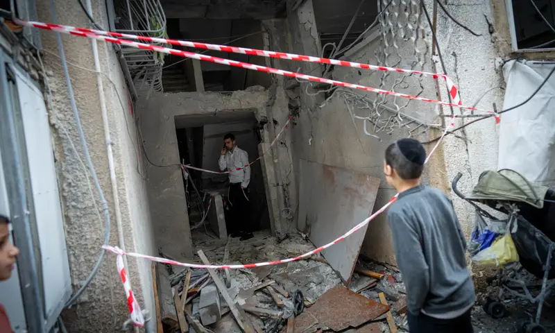 מצבה של הילדה מבני ברק אנוש - המשיכו להתפלל