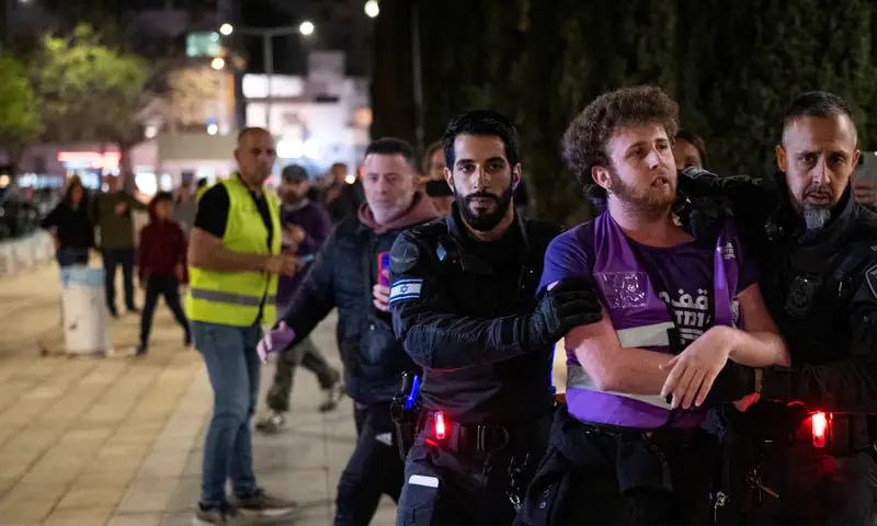 17 נעצרו במחאה בלתי חוקית בזמן אזעקות