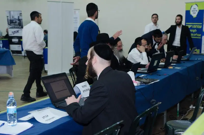 מחפשי עבודה ביריד מפתח