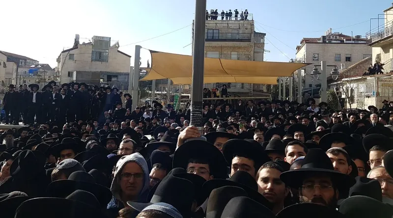 הלווית הרב ממן לערוך