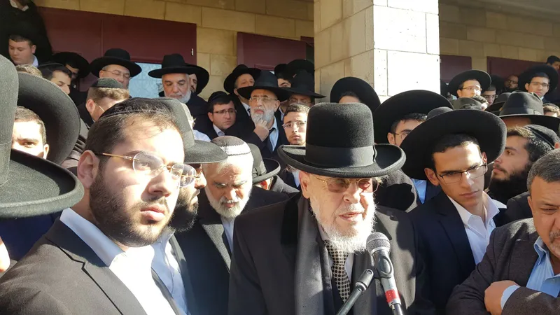 הרב אזרחי הלווית הרב ממן