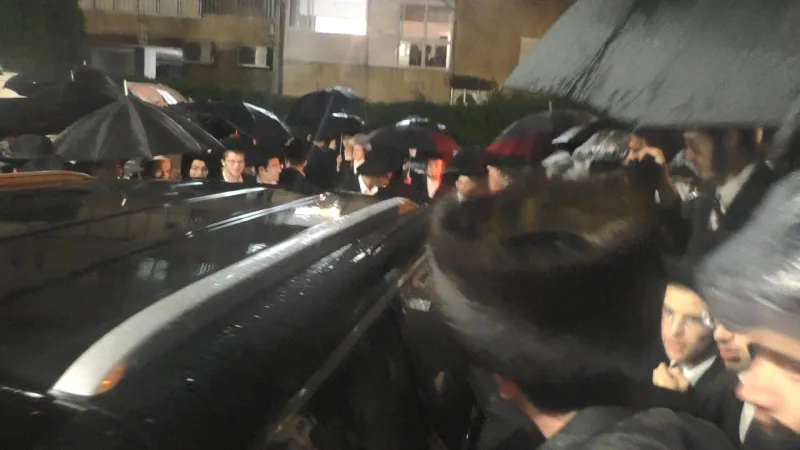 מרן פוסק הדור הגר''מ שטרנבוך שליט''א בדרשת חיזוק לרגל תחילת זמן חורף באולמי ווגשל בבני ברק (4)2