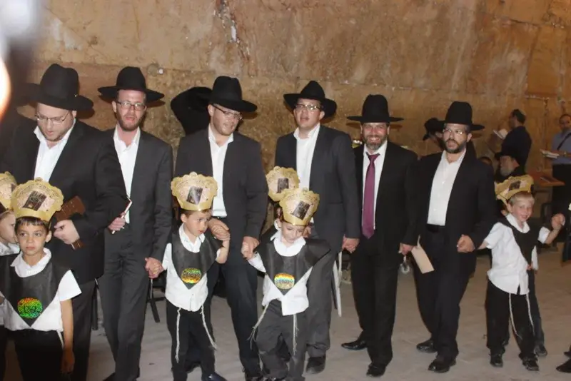 ריקוד_של_שמחה_אבות_ובנים