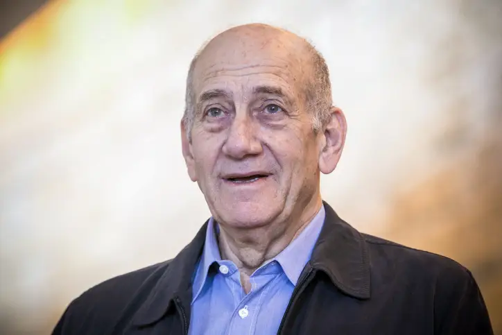 "ישב באותו הזמן עם קונדוליסה רייס" | אהוד אולמרט