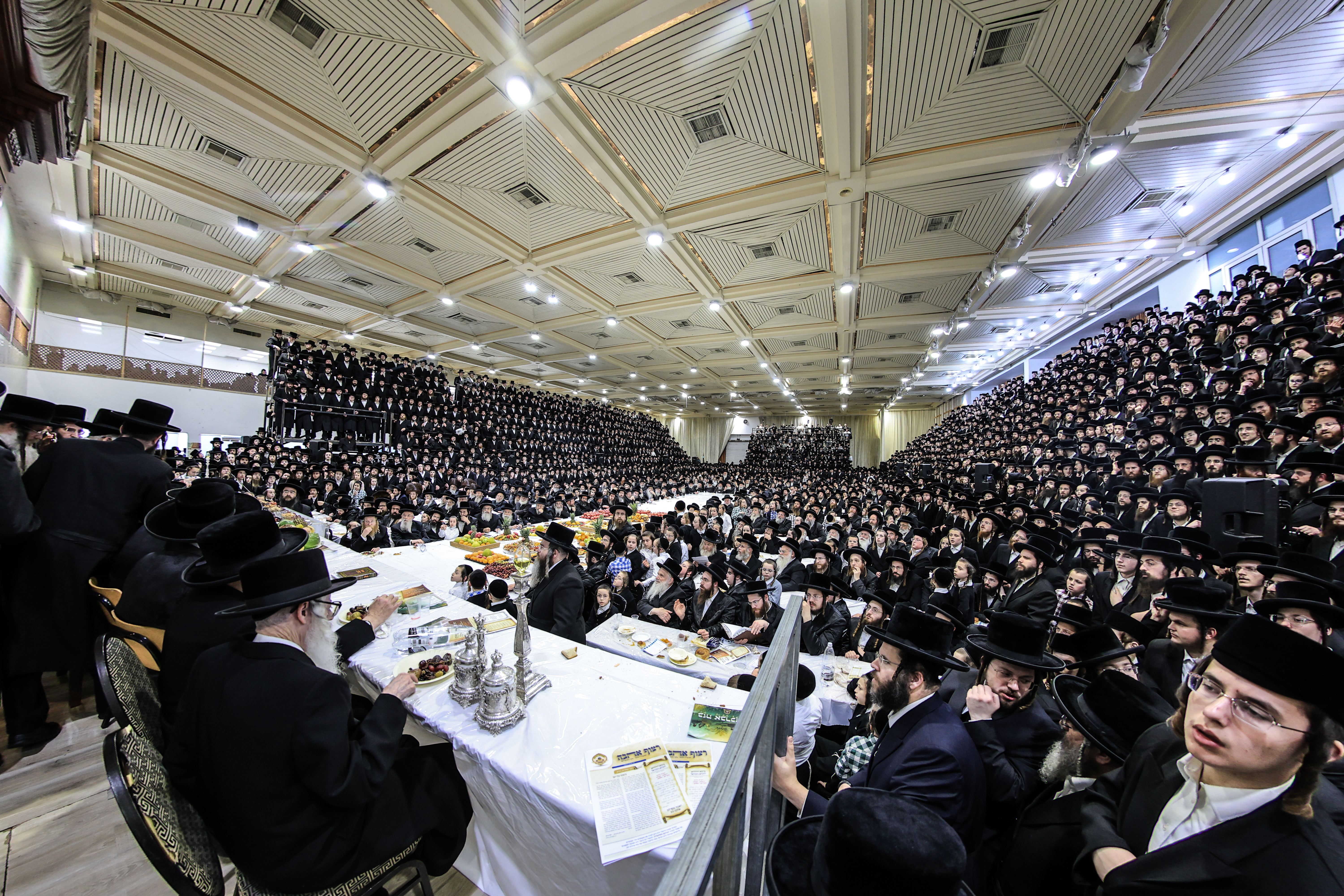 חמשה עשר בשבט בחצר הקודש צאנז (5) חמשה עשר בשבט בחצר הקודש צאנז (5)
