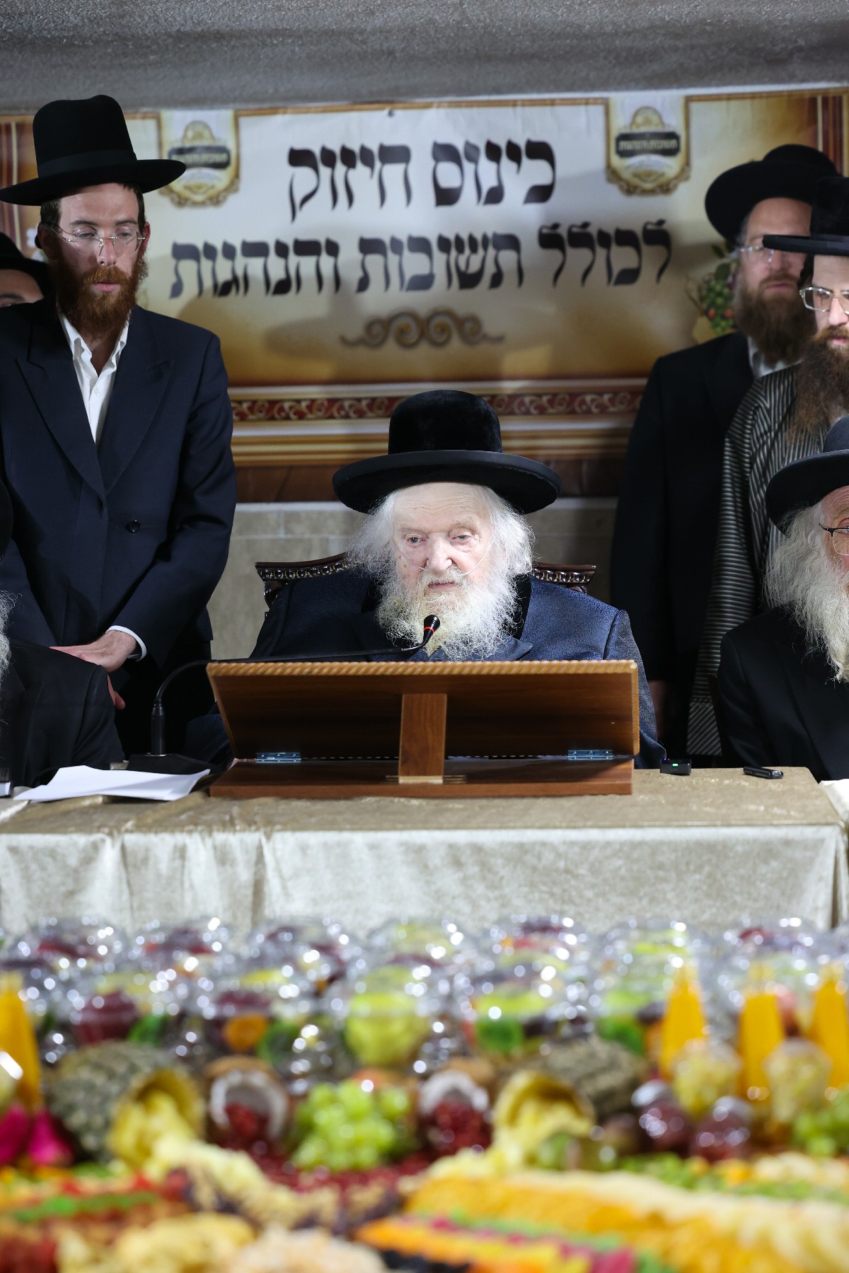 טו בשבט אצל הרב שטרנבוך, צילום דוד ארזני (16)