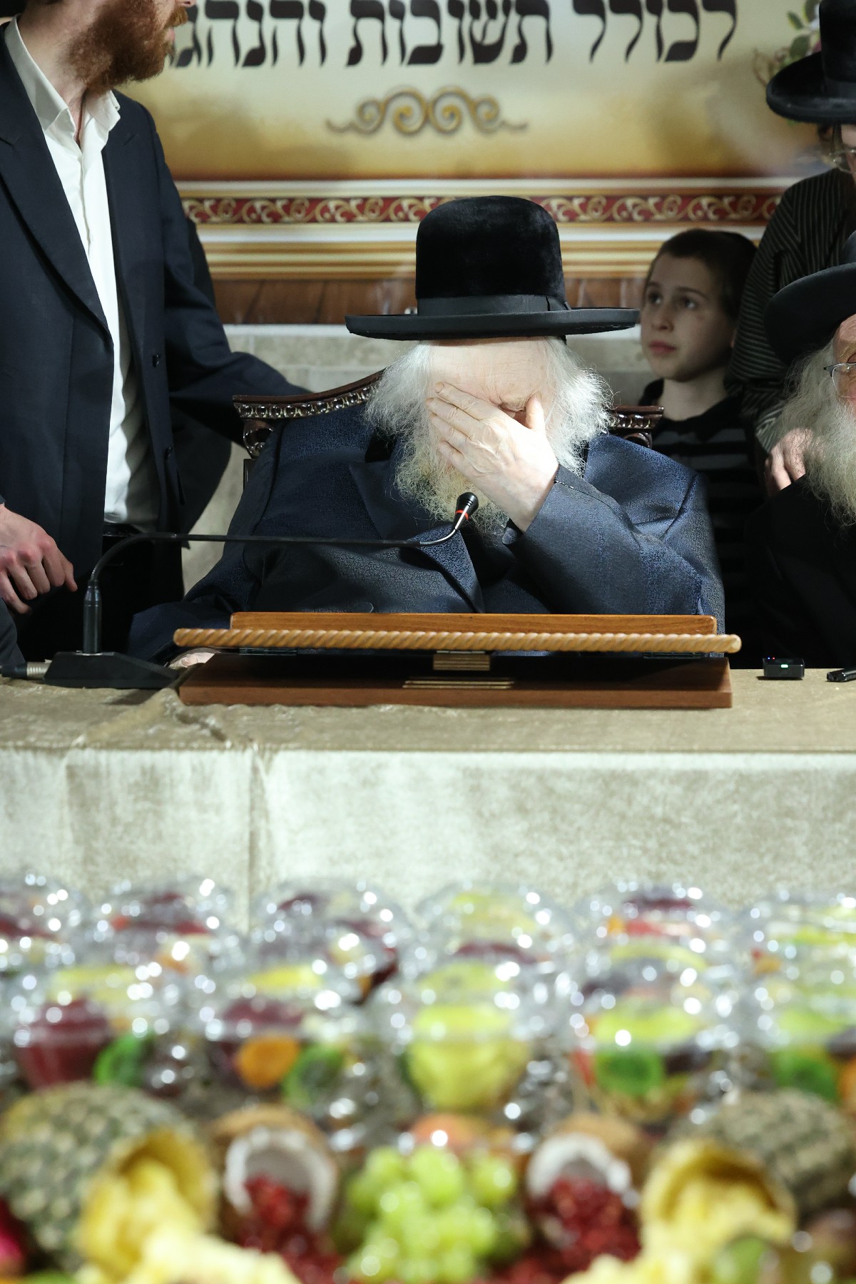 טו בשבט אצל הרב שטרנבוך, צילום דוד ארזני (21)