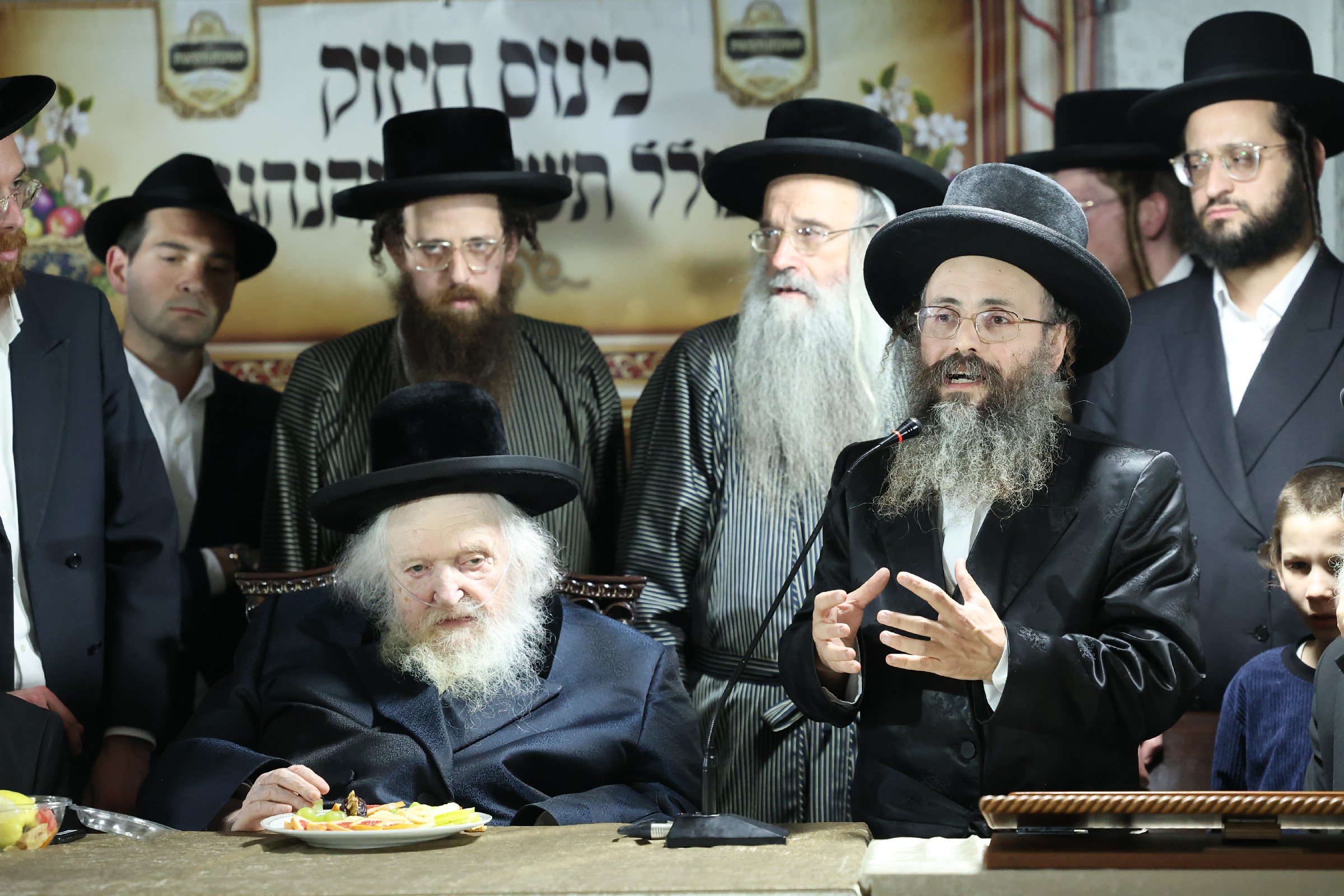 טו בשבט אצל הרב שטרנבוך, צילום דוד ארזני (27)