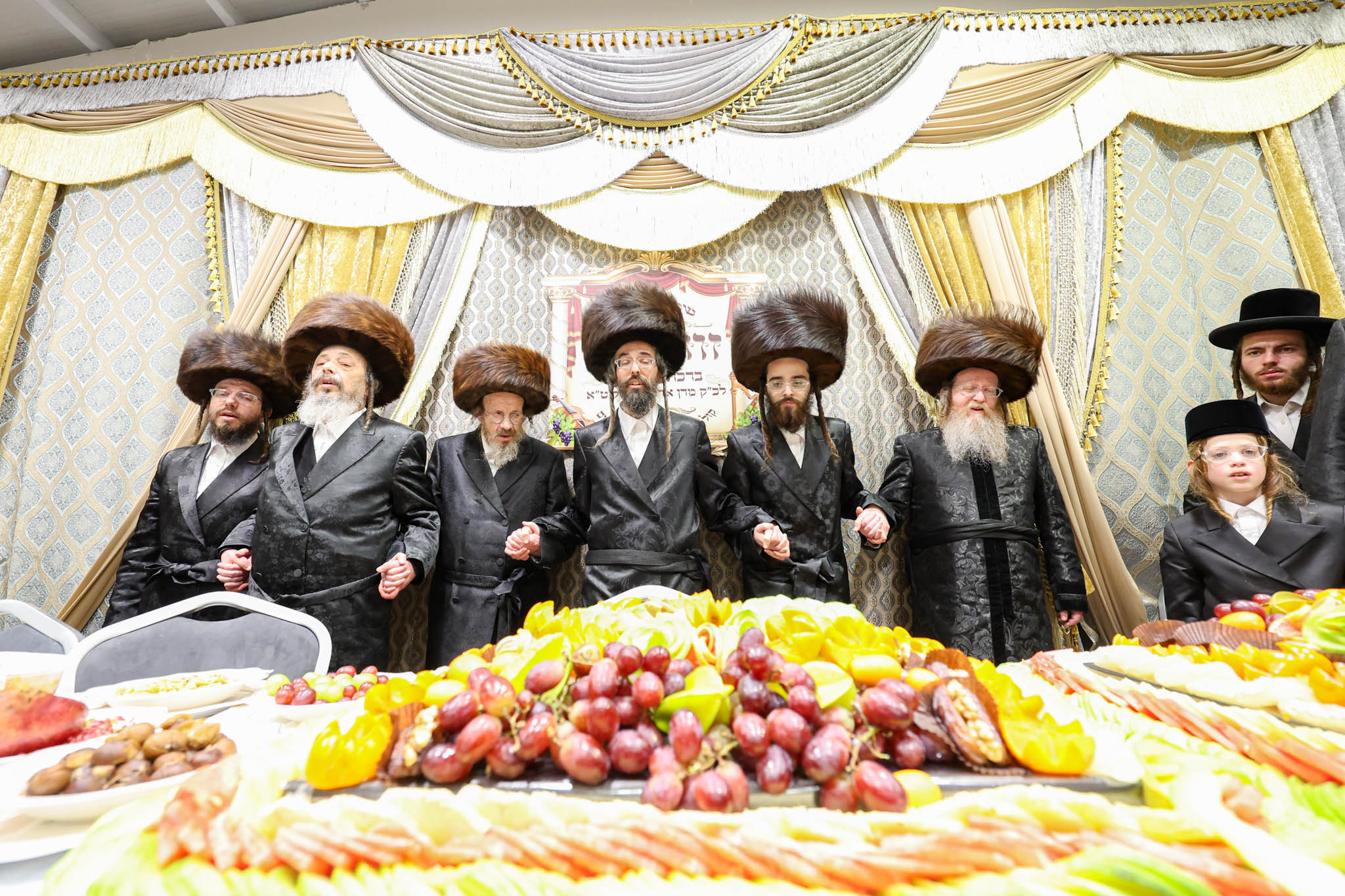 טיש טו בשבט, זוויעהל, צילום א איינבאך (43)