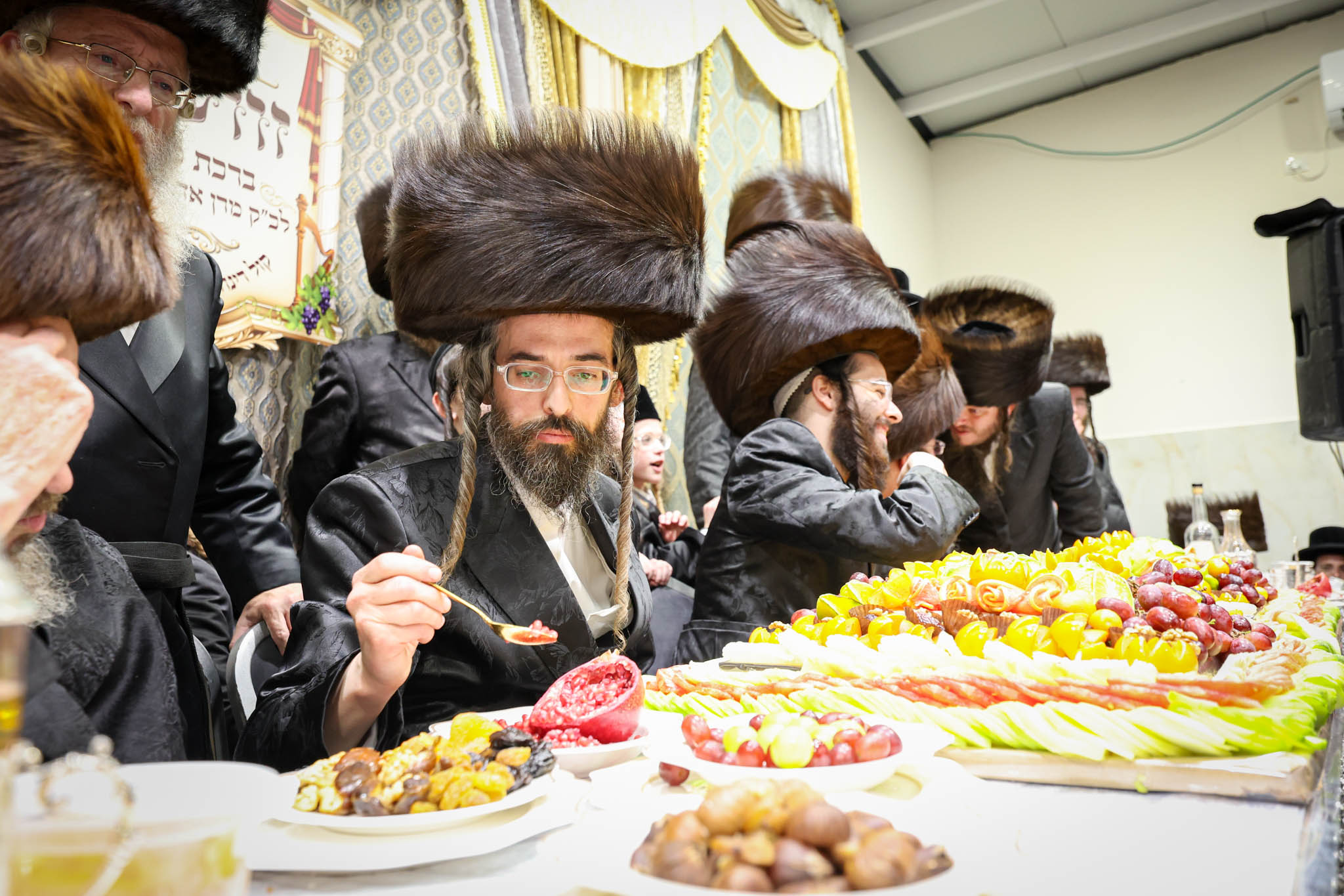 טיש טו בשבט, זוויעהל, צילום א איינבאך (44)